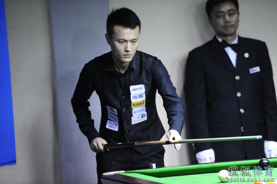 罗马诺：曼联内部考虑用球员去换大马丁 这样可以省钱买前锋