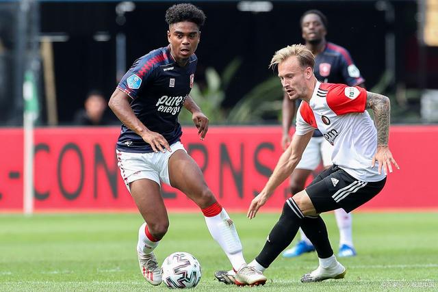 捧起奖杯 捧起奖杯