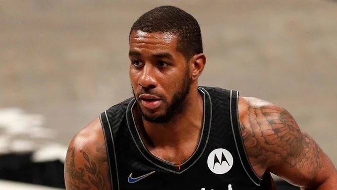 乔治曝亚当斯曾想通过自伤获暂停!后者回忆细节:想打鼻子遭教练制止